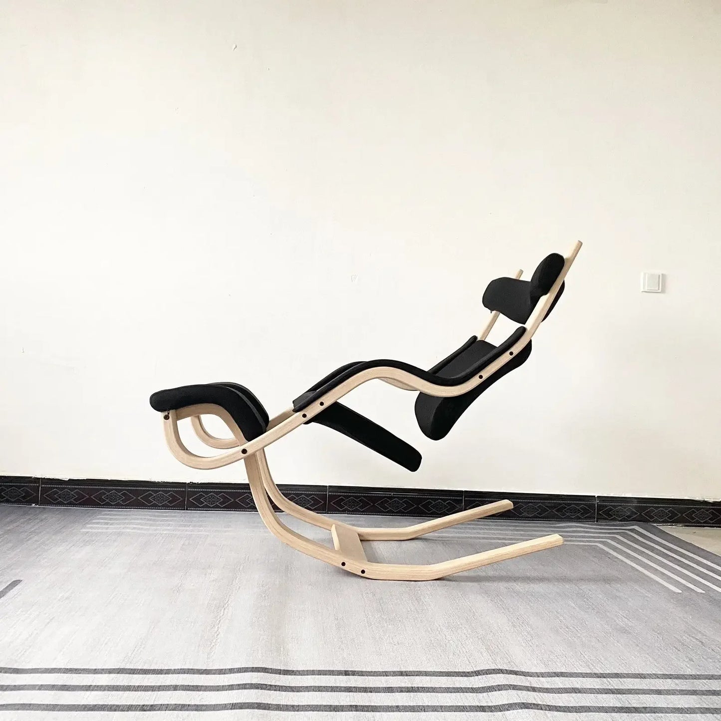 Gravity balance chair, European new living room bedroom multi-functional single sofa chair