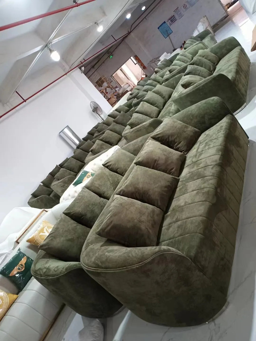 Light luxury sofa leather sofa luxury high-end new modern senior living room new Chinese European and American sofa