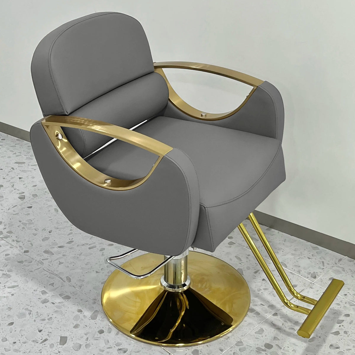 Shop Modern Barber Chair Design Nordic Luxury Chic Barber Chair Slim Style Krzesło Fryzjerskie Salon Furniture