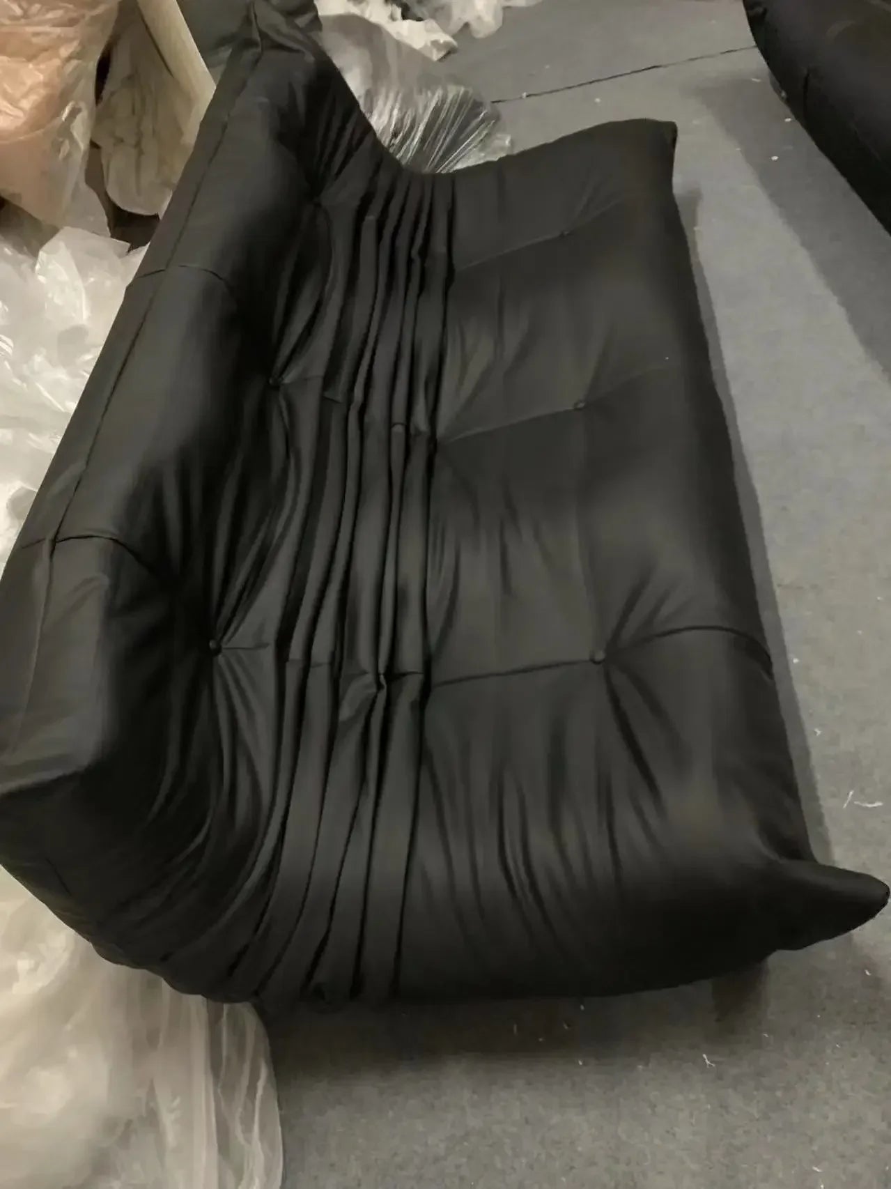 Three seater sofa, Corduroy, technology fabric, leather, and suede materials can all be made, suitable for trendy decoration