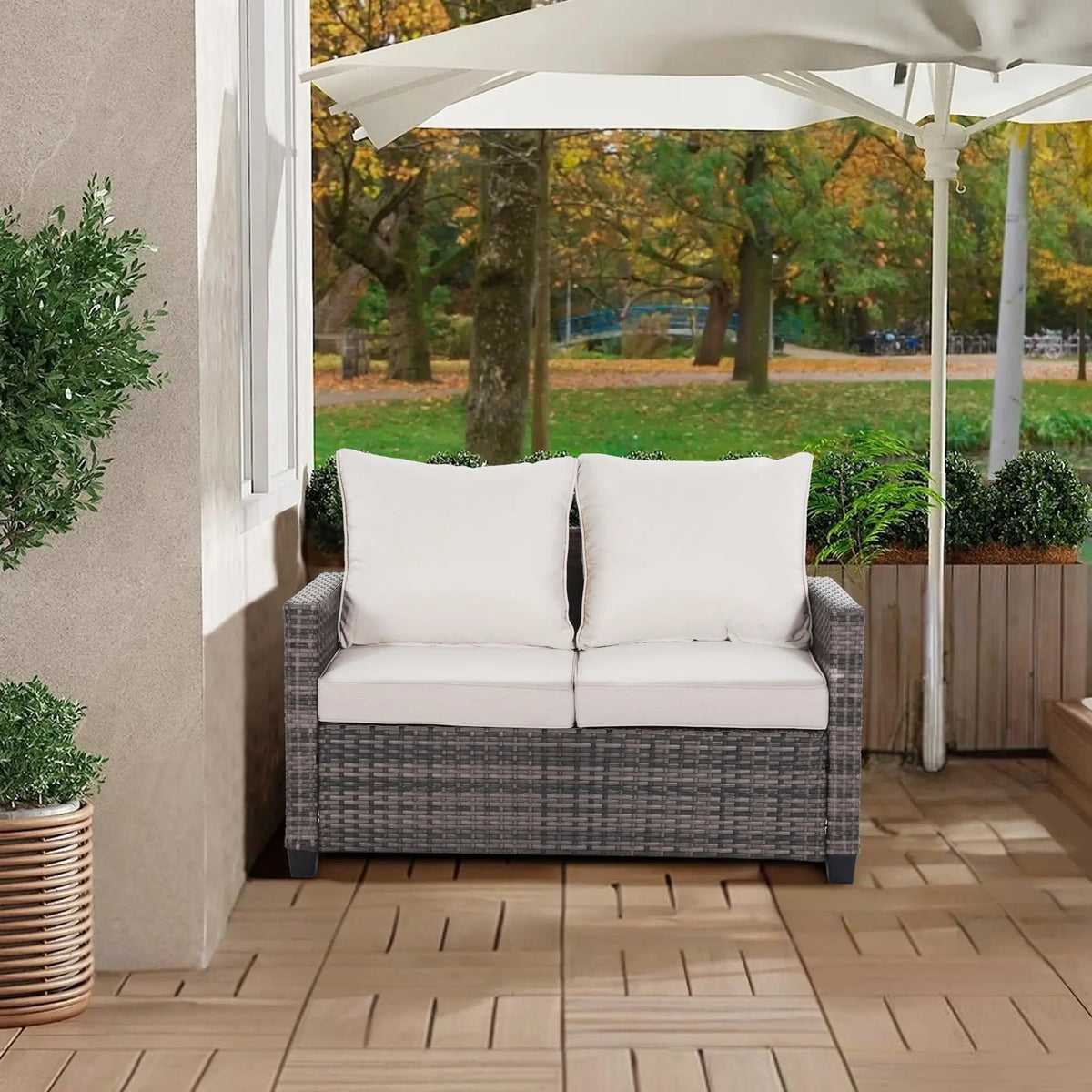 Outdoor sofa with detachable thickened cushions and backrests. It is a waterproof rattan sofa, suitable for gardens, backyards,