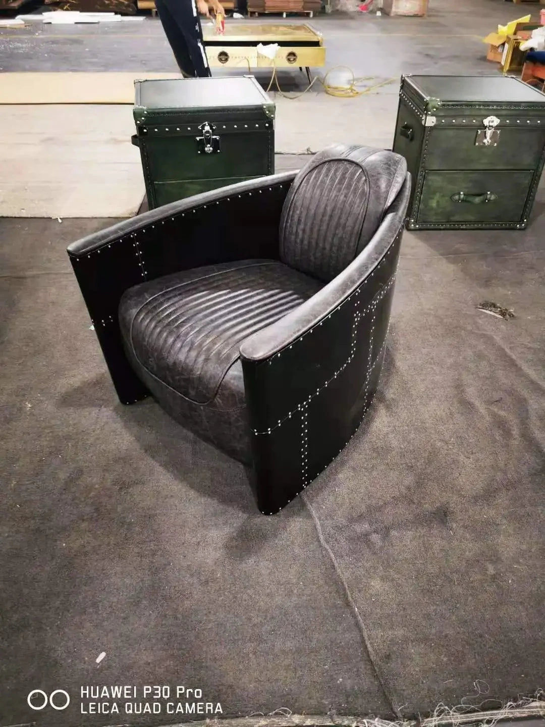 American Vintage Distressed Leather Armchair Hotel Sofa Accent Chair Aluminium Armrest Loft Aviation Chairs Aviation Furniture