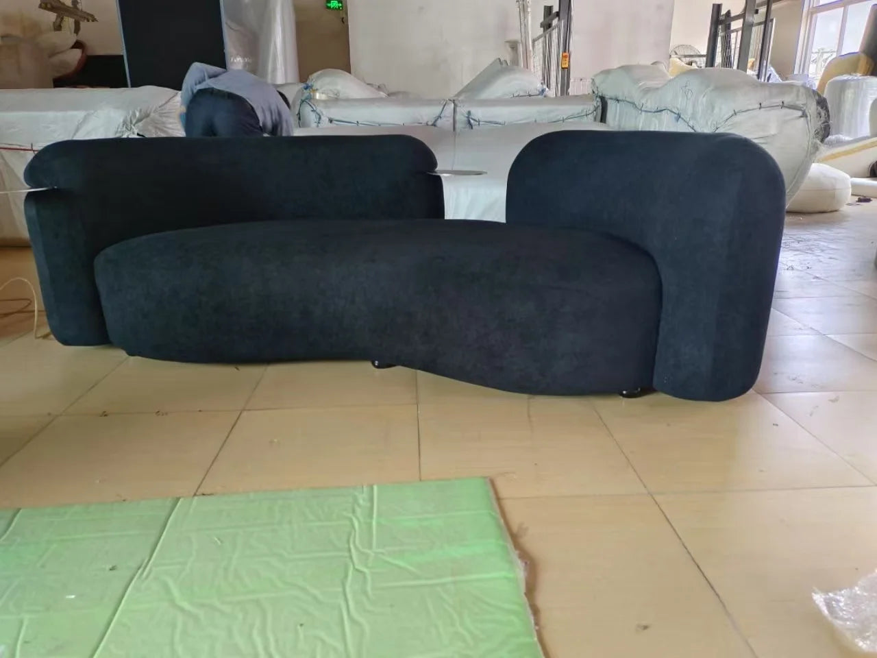 Reception Sofa Nordic Designer's Modern Luxury Curved Sofa High Quality Lambskin Fabric For Living Room Beauty So