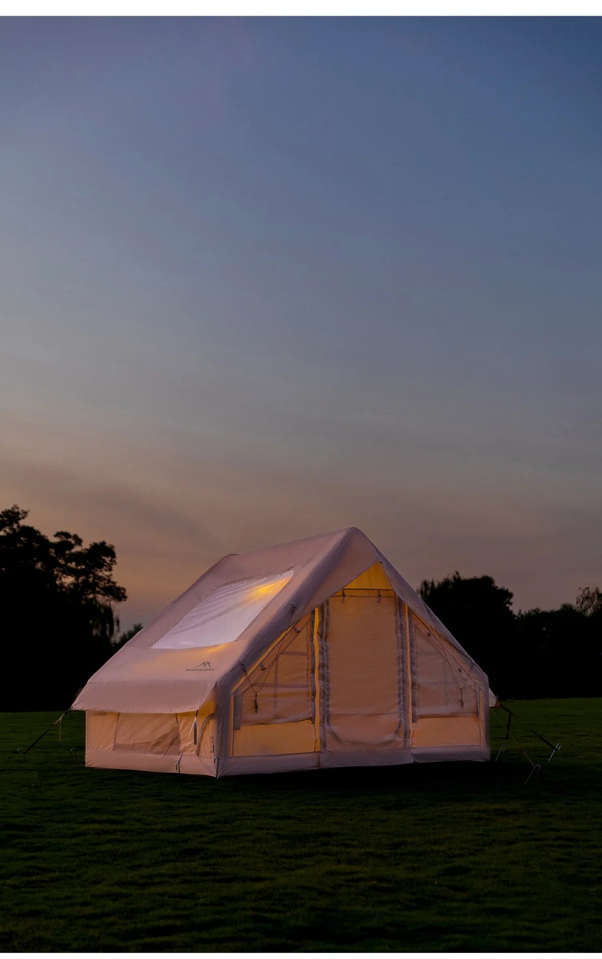 The Mountainhiker Inflatable Tent,equipped with Storage Bags and An Air Pump, Is Ideal for Outdoor Hiking Activities