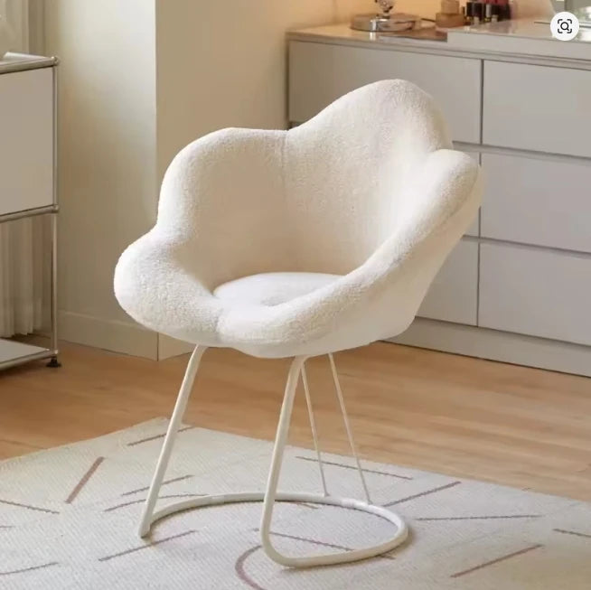Durable Carbon Steel Upholstered Stool INS Style Leisure Petal Chair Romantic Cream Makeup Stool Rotating Nail Art Beauty Chair