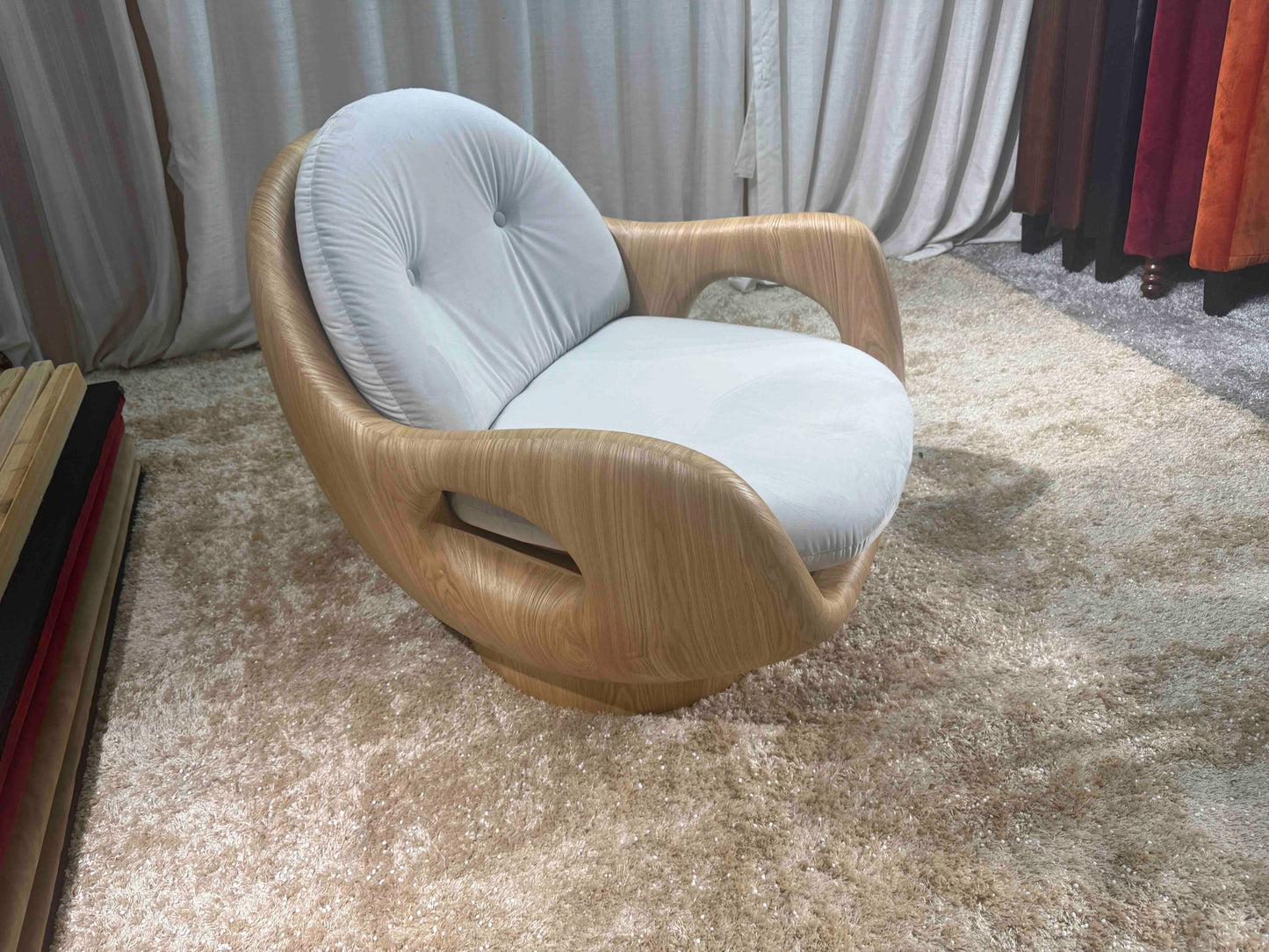 2025 Italian New Creative Lounge Chair Relaxed Leisure Lying Down Lounge Minimalist Rocking Chair Velvet Fabric Lounge Chair