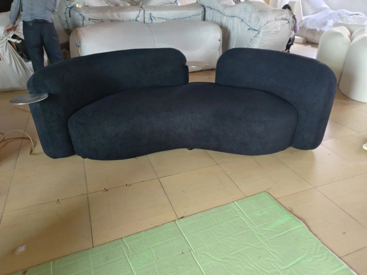 Reception Sofa Nordic Designer's Modern Luxury Curved Sofa High Quality Lambskin Fabric For Living Room Beauty So