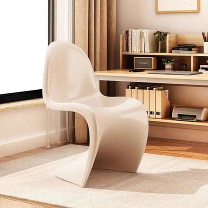 Nordic Plastic Dining Chairs Transparent Lazy Designer Ergonomic Dining Chairs Accent Desk Minimalist Muebles Acrylic Furniture