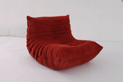 All the caterpillars you want are here. It's so comfortable to lie on the sofa after taking a shower. Everyone will fall in love