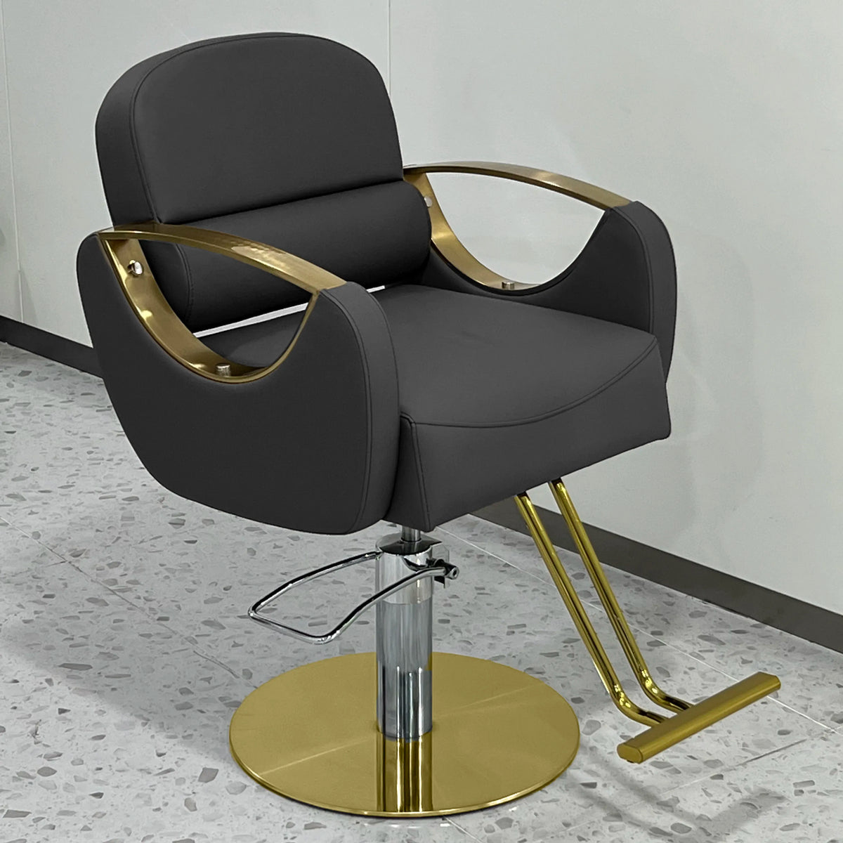 Shop Modern Barber Chair Design Nordic Luxury Chic Barber Chair Slim Style Krzesło Fryzjerskie Salon Furniture