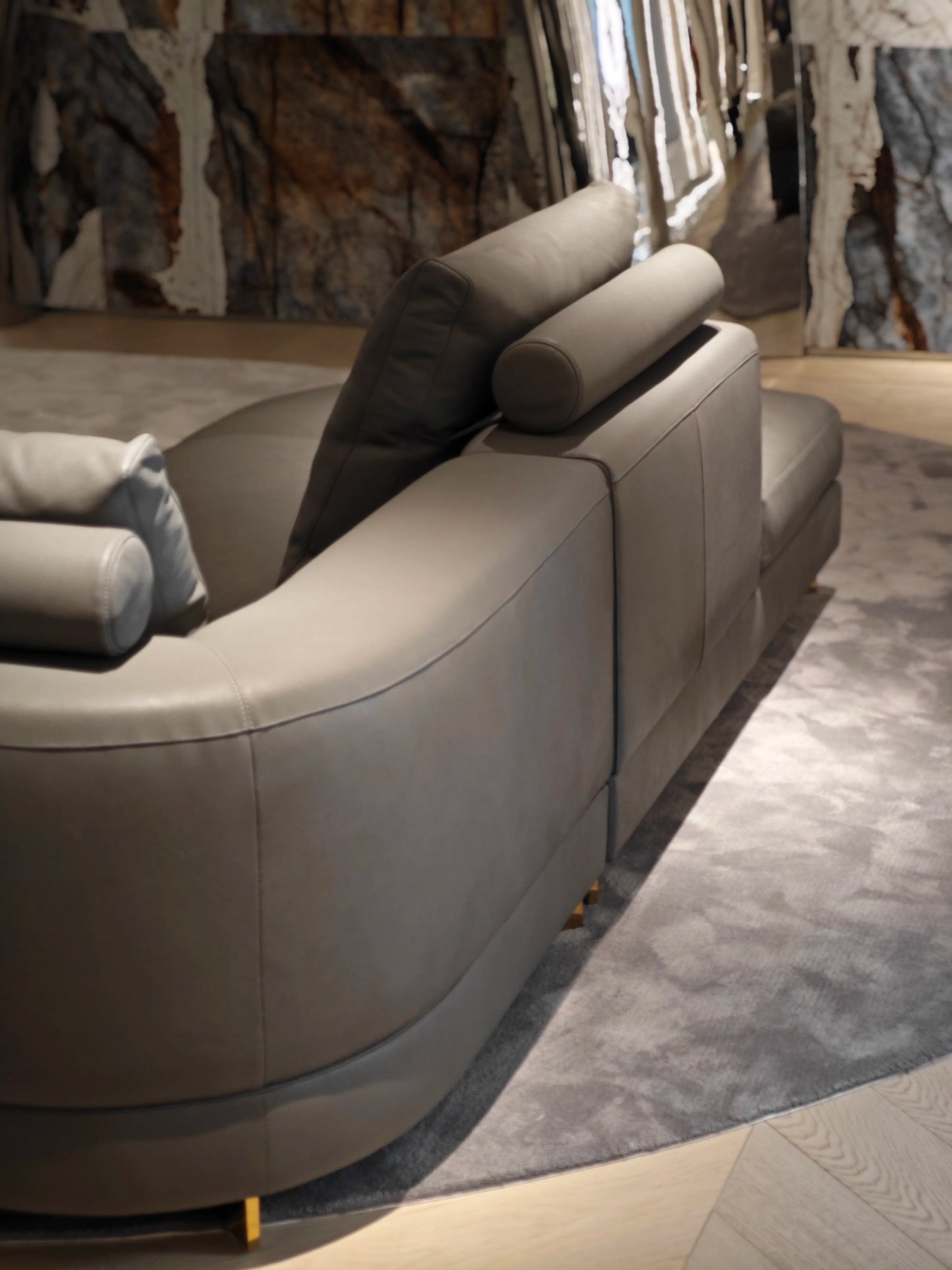 Modern European luxury villa split sofa can be customized living room modular set leather fabric wooden sponge