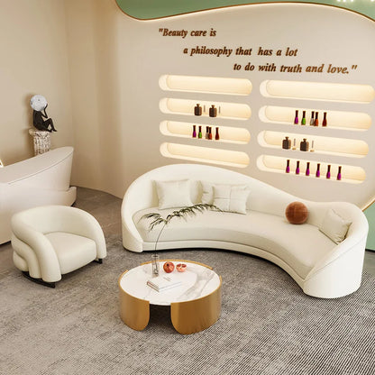 Canapé incurvé de forme spéciale crème vent, célébrité d'internet, magasin de vêtements irrégulier pour femmes, salon de beauté, zone de repos, canapé de réception