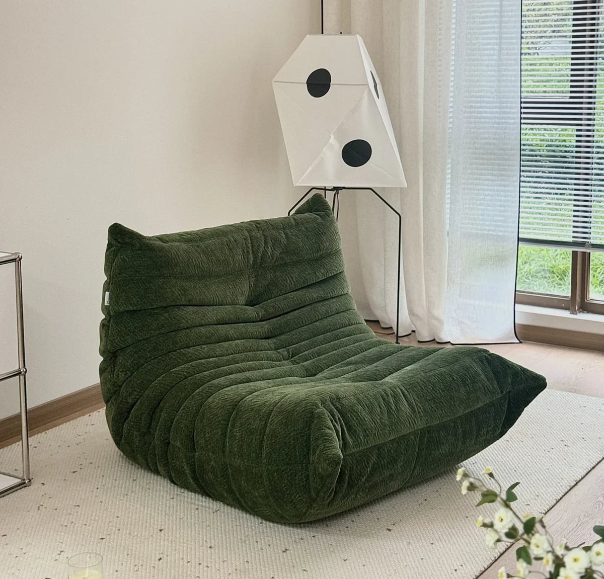 Single seat caterpillar sofa, stylish and luxurious, suitable for use in living rooms, bedrooms, hotels, and shopping malls