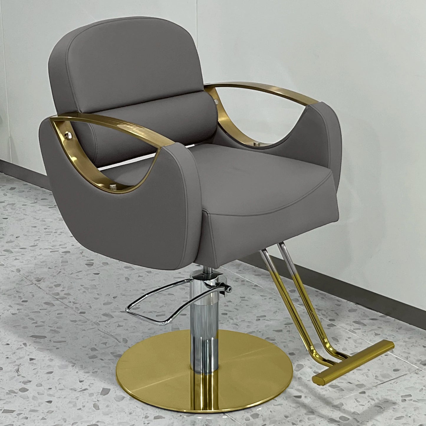 Shop Modern Barber Chair Design Nordic Luxury Chic Barber Chair Slim Style Krzesło Fryzjerskie Salon Furniture
