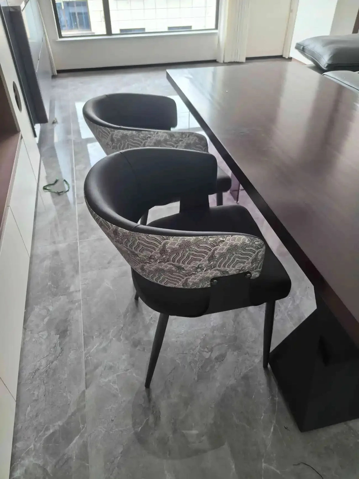 2pcs Modern Minimalist Dining Chairs with Backrest for Home Table And Hotel Island Bar Stools with Armrests