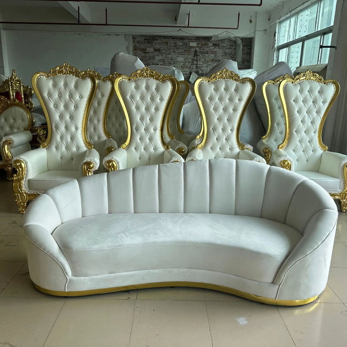 M183 Studio hotel banquet sofa wedding bride and groom exclusive sofa for bedroom living room Soft velvet cushion sofa Customiza