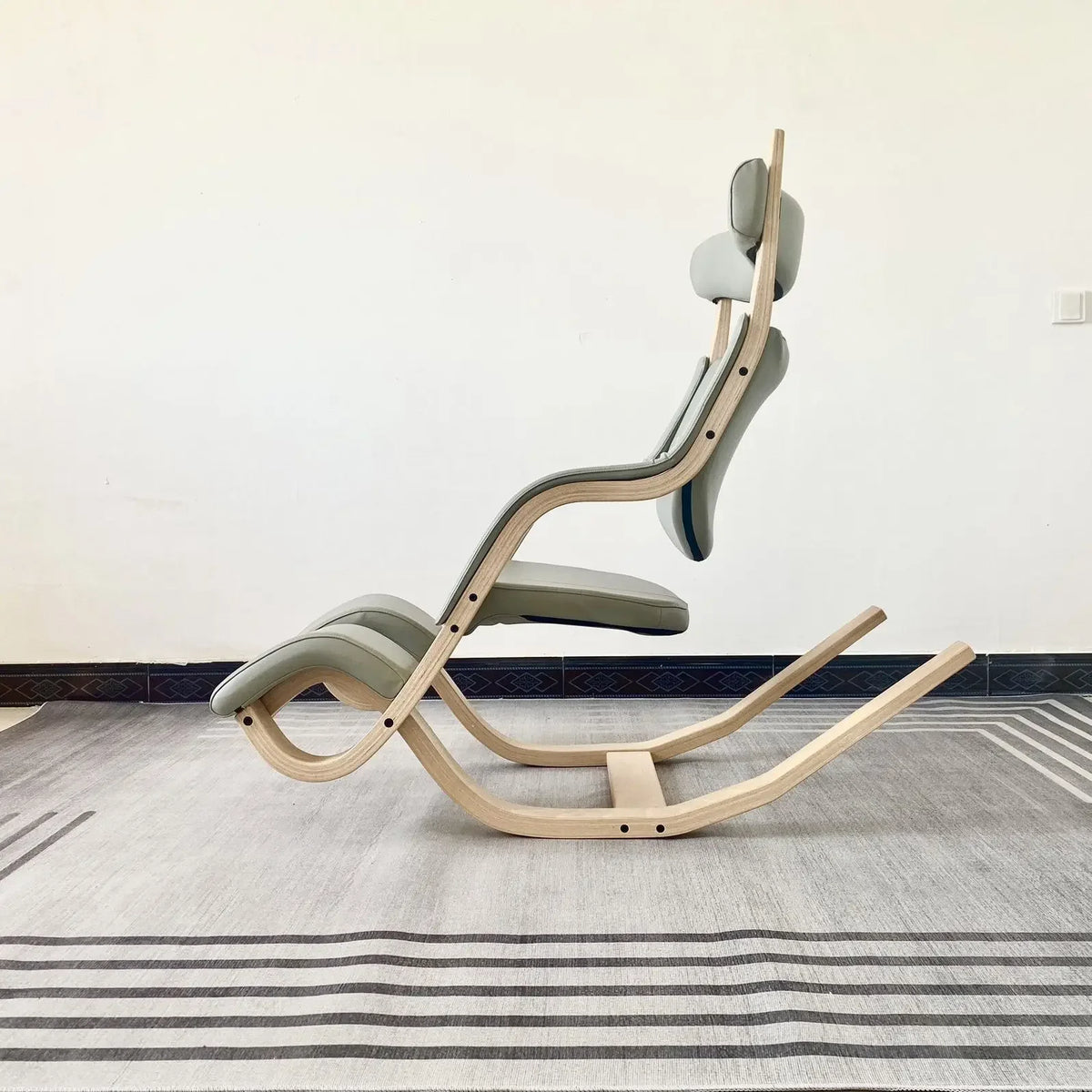 Gravity balance chair, European new living room bedroom multi-functional single sofa chair