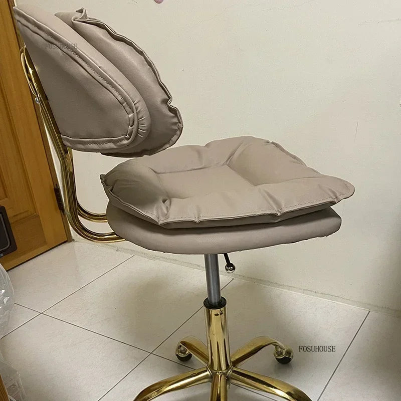 Italian Professional Barber Chairs for Beauty Salon Furniture Barber Chair Minimalist Lift Backrest Salon Chair for Hair Stylist