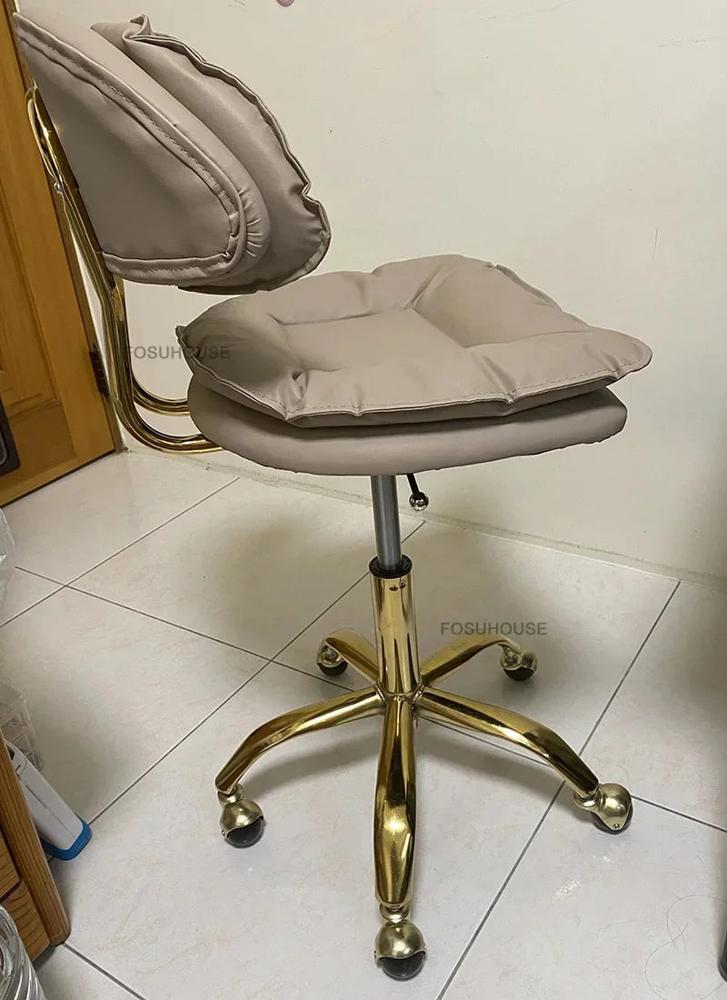 Italian Professional Barber Chairs for Beauty Salon Furniture Barber Chair Minimalist Lift Backrest Salon Chair for Hair Stylist