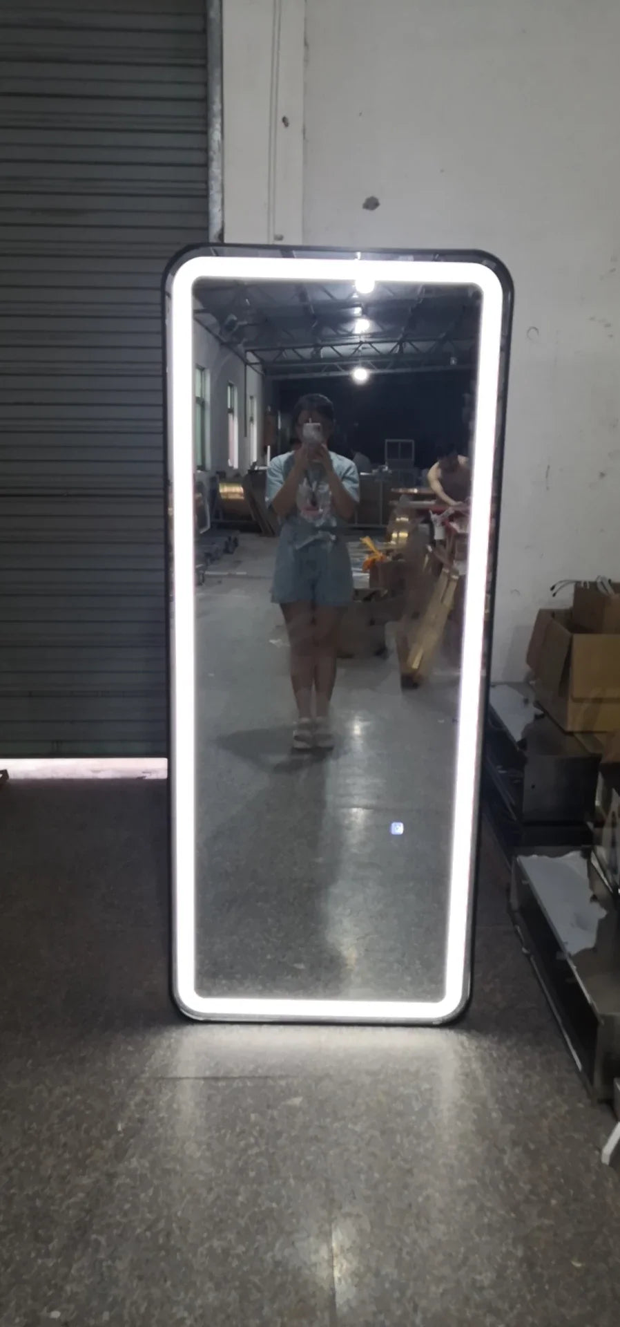 Hot Selling Customized Hairdresser Salon Mirrors Barber Station Smart Glass Touch Screen Mirror With Led Light