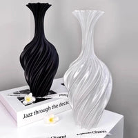 Modern Style Vase Room Decoration Plastic Flower Vase Wihte Black Flower Bottle Aesthetic Floral Arrangement Display Vase