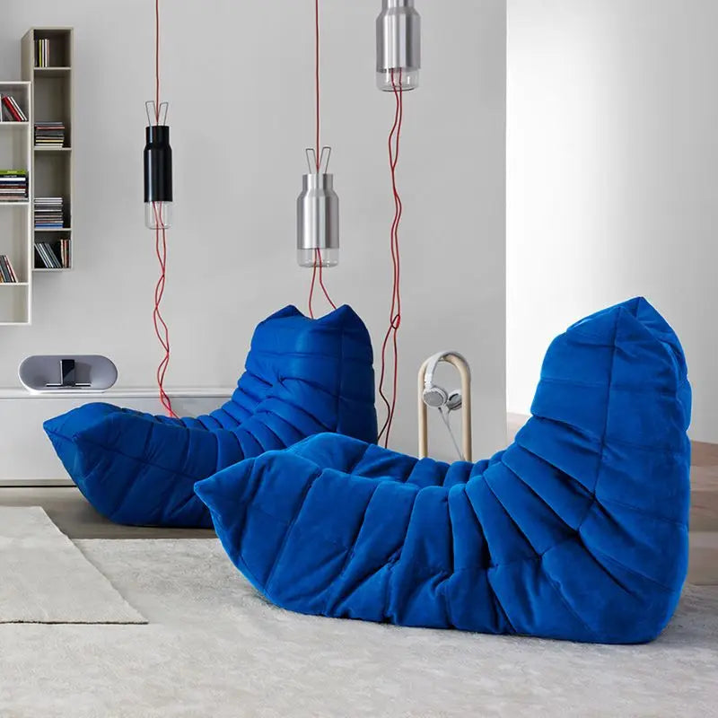 All the caterpillars you want are here. It's so comfortable to lie on the sofa after taking a shower. Everyone will fall in love