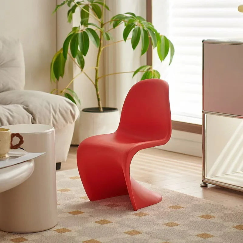 Celebrity Dining Tables and Chairs, Nordic Dining Chairs, Designers Can Stack Chairs, Backrests, Makeup Stool Trending Design