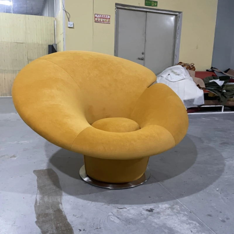 Minimalist designer fiberglass special-shaped calla lily flower chair model room living room lobby reception leisure sofa