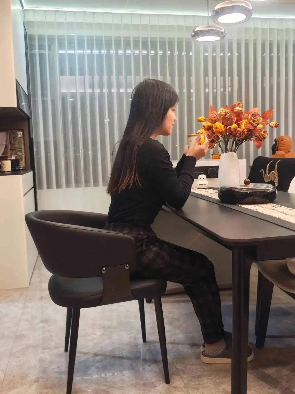 2pcs Modern Minimalist Dining Chairs with Backrest for Home Table And Hotel Island Bar Stools with Armrests