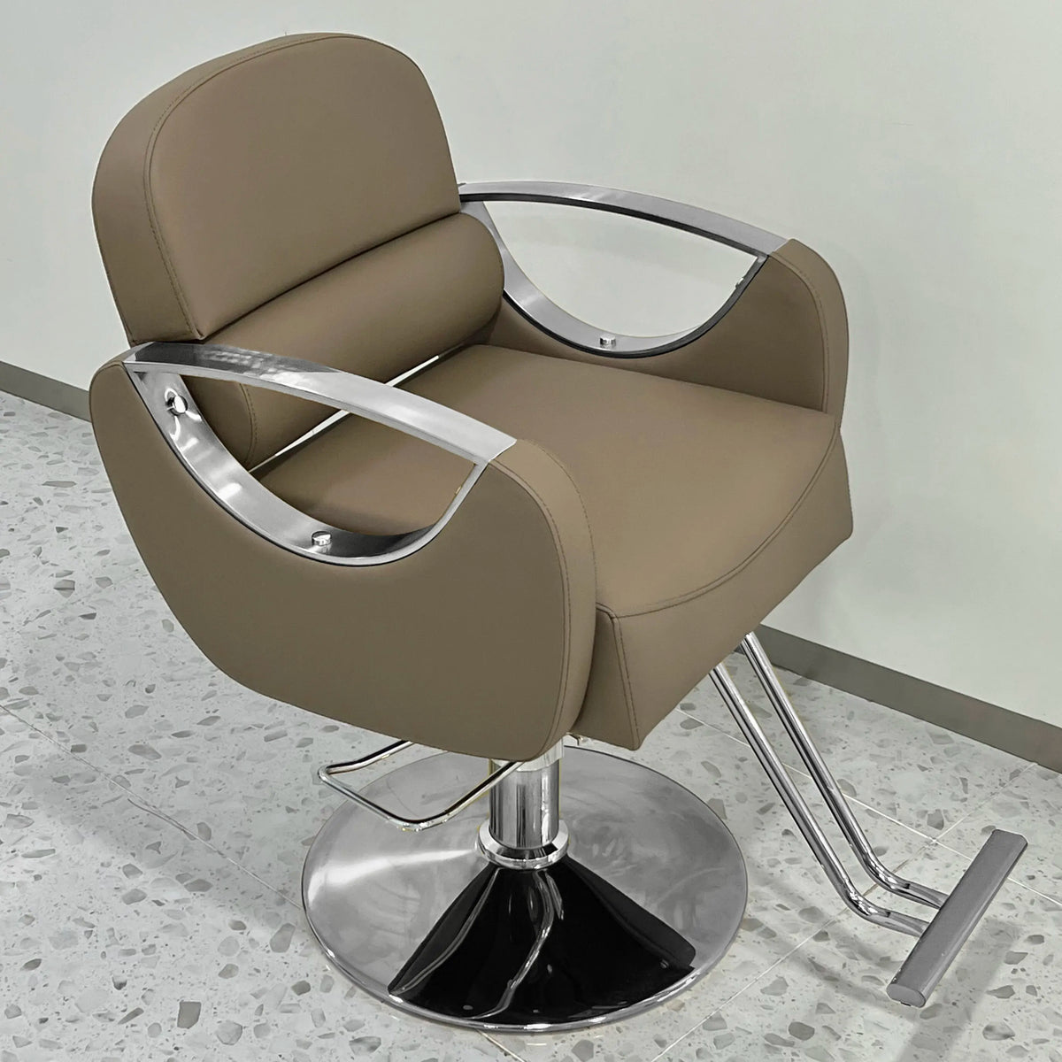 Shop Modern Barber Chair Design Nordic Luxury Chic Barber Chair Slim Style Krzesło Fryzjerskie Salon Furniture