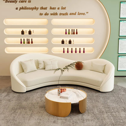 Canapé incurvé de forme spéciale crème vent, célébrité d'internet, magasin de vêtements irrégulier pour femmes, salon de beauté, zone de repos, canapé de réception