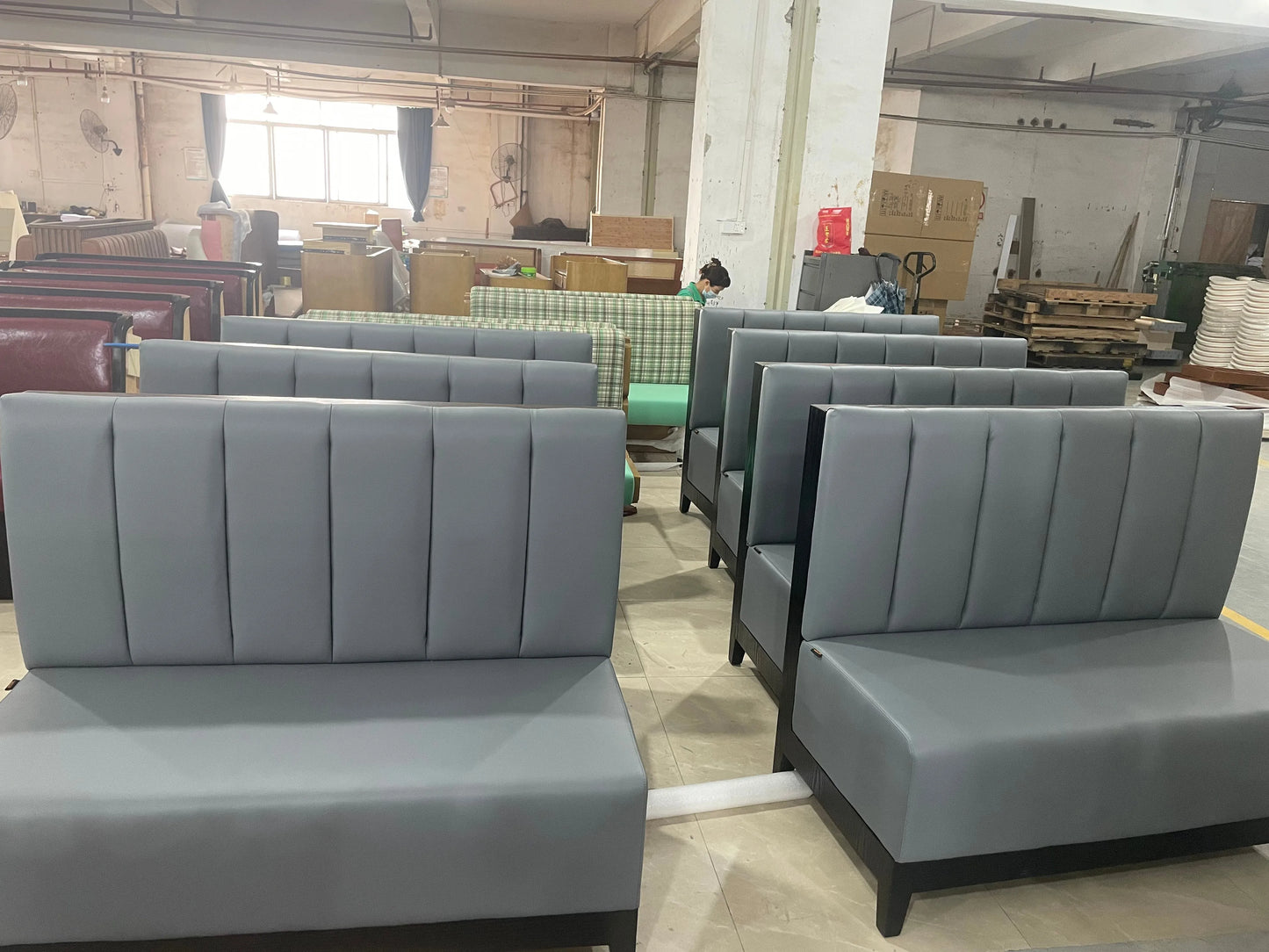 Durable Industrial Wood Cafe Restaurant Furniture Bistro Table Set Canteen Booth Seating Sofa