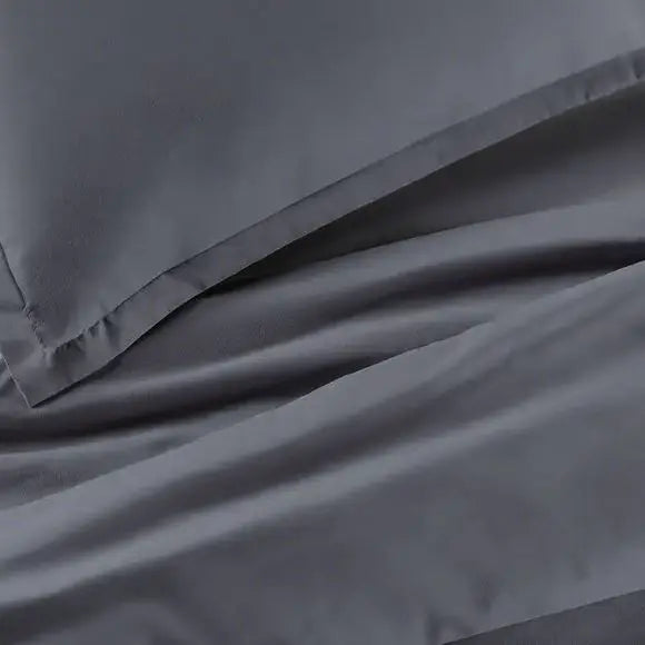 Serta Simply Clean Pleated Duvet Cover King Size, 3-Piece Set with 2 Pillow Shams, Wrinkle-Resistant, Easy Care, Hotel Luxury Be