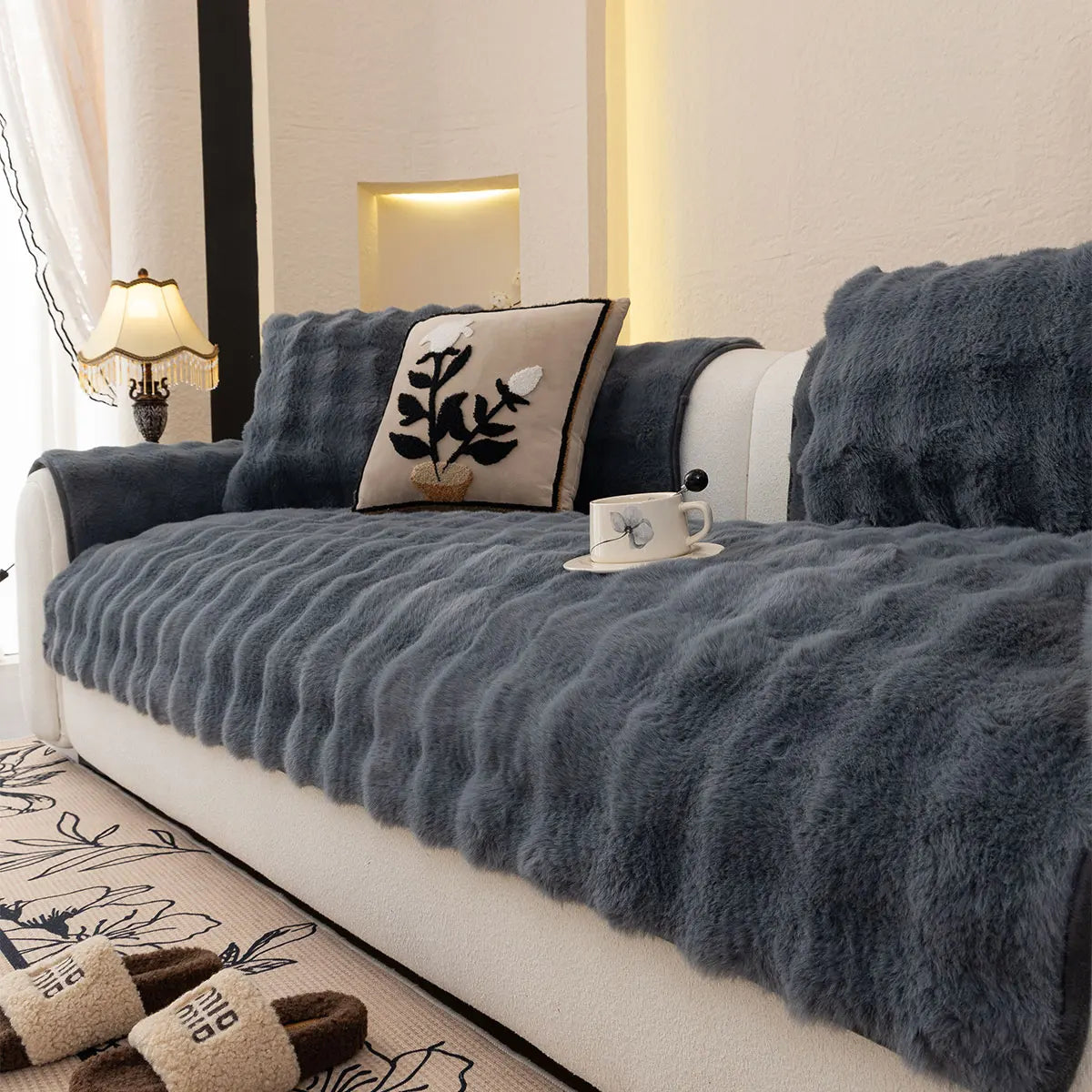 1pc Imitation Rabbit Plush Sofa Cover Winter Warm Thick Plush Soft Sofa Slipcover Pet Favorite Non-slip Protective Couch Cover