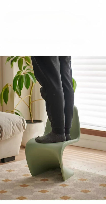 Celebrity Dining Tables and Chairs, Nordic Dining Chairs, Designers Can Stack Chairs, Backrests, Makeup Stool Trending Design