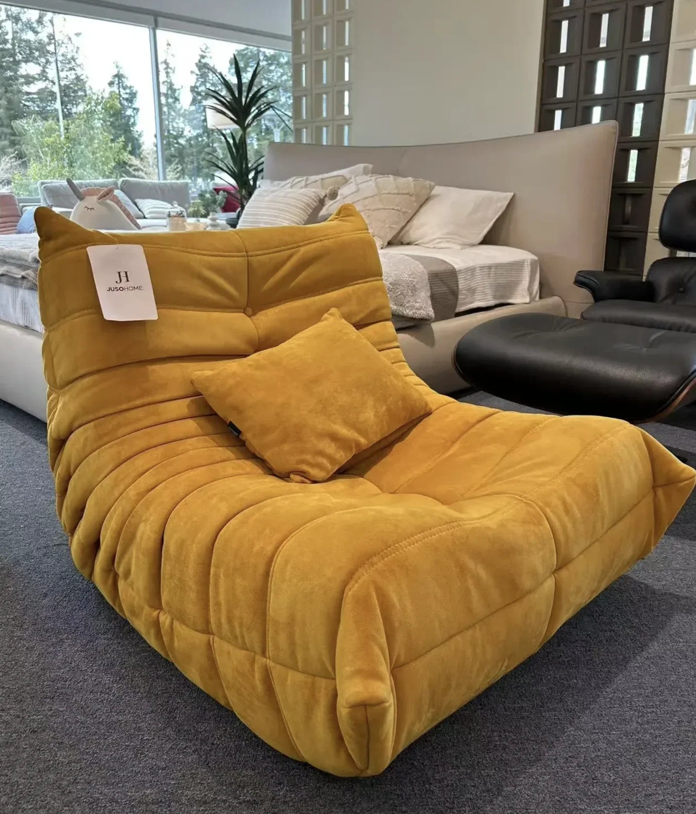 Single seat caterpillar sofa, stylish and luxurious, suitable for use in living rooms, bedrooms, hotels, and shopping malls