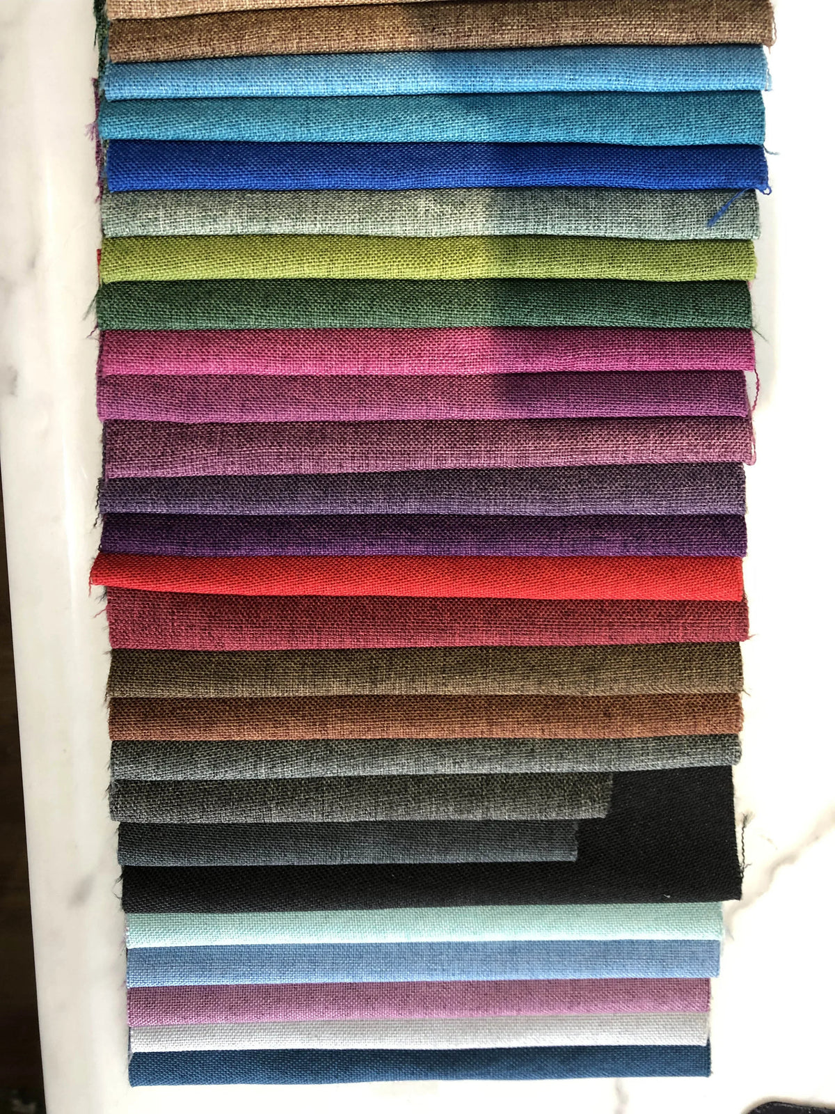 A Luxury Chesterfield Sectional Sofa Set With Cloth Buttons And Fabric Modular Couch With Gold Stainless Steel Base, 3-seater So