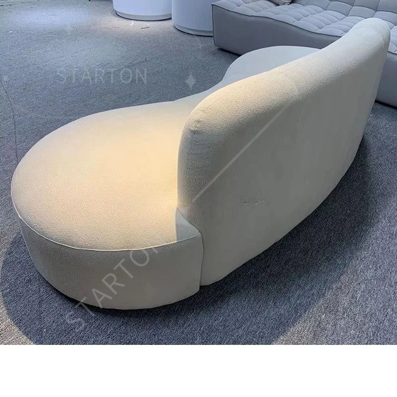 Nouveau canapé rembourré de style italien, minimaliste, pour la réception de bureau, ensemble de canapés avec un design minimaliste crémeux pour les petits salons