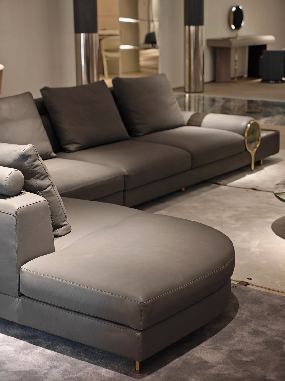 Modern European luxury villa split sofa can be customized living room modular set leather fabric wooden sponge