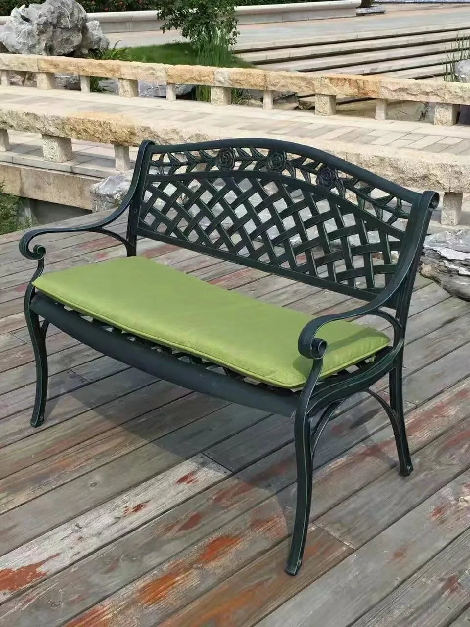 Cast Aluminum Outdoor Furniture Outdoor Bench in Garden