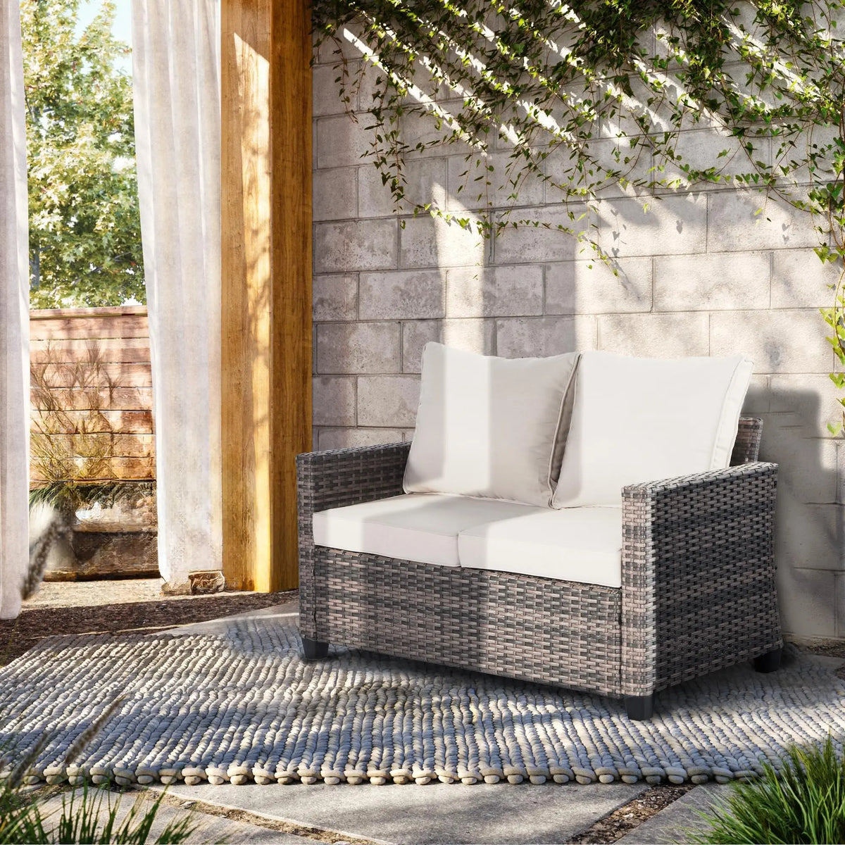 Outdoor sofa with detachable thickened cushions and backrests. It is a waterproof rattan sofa, suitable for gardens, backyards,