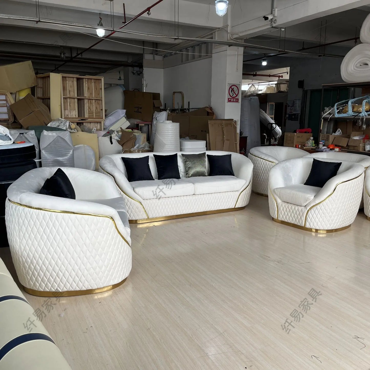 XM European Velvet Sofa Modern Simple Size Apartment Living Room Italian Light Luxury Leather Straight-row Sofa Combination
