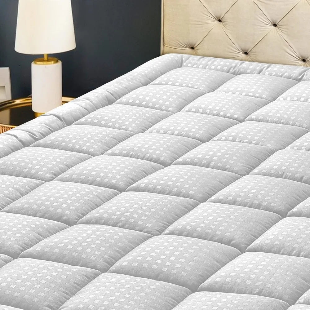 Quilted Cooling Pillow Top Mattress Protector with Breathable Fluffy Soft Cover for Queen Size Mattress