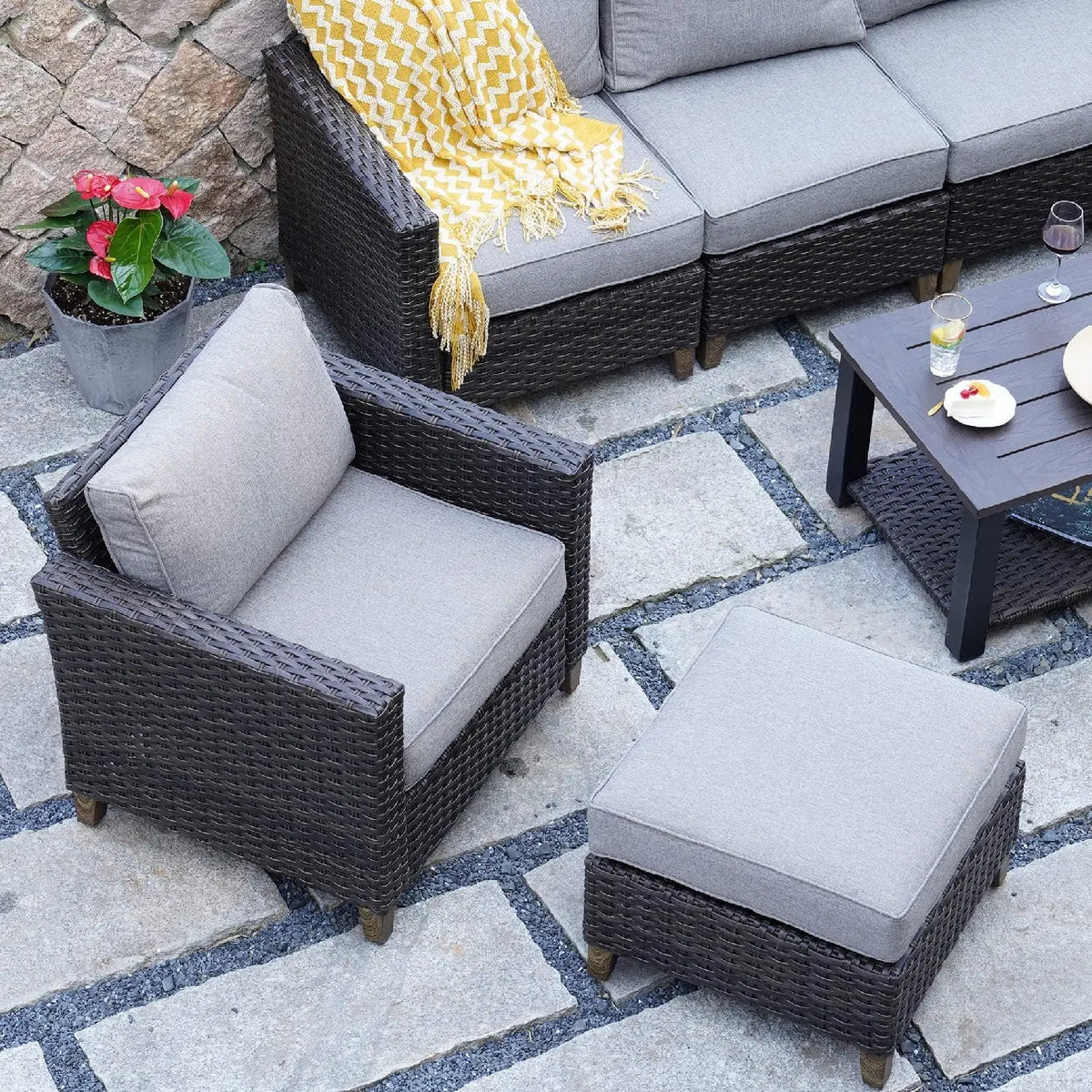New Hot Sale Outdoor Furniture, Patio Wicker Sectional Sofa Modular Furniture Set Single Sofa Chair with Thick Cushions