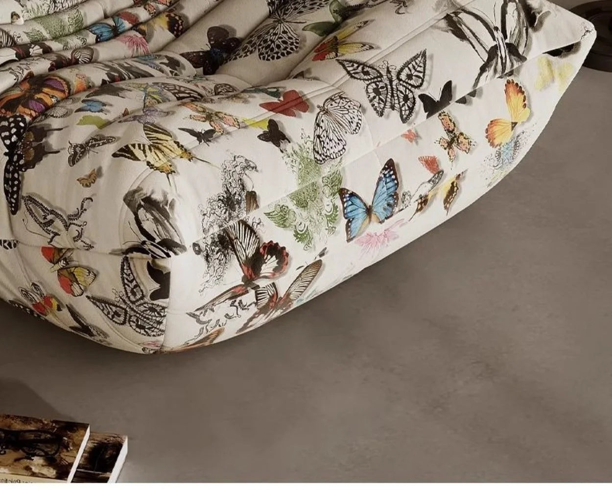 Two sofas, wife's favorite, daughter's favorite, the best seat for taking a shower, caterpillar sofa, luxury item Luxury has con