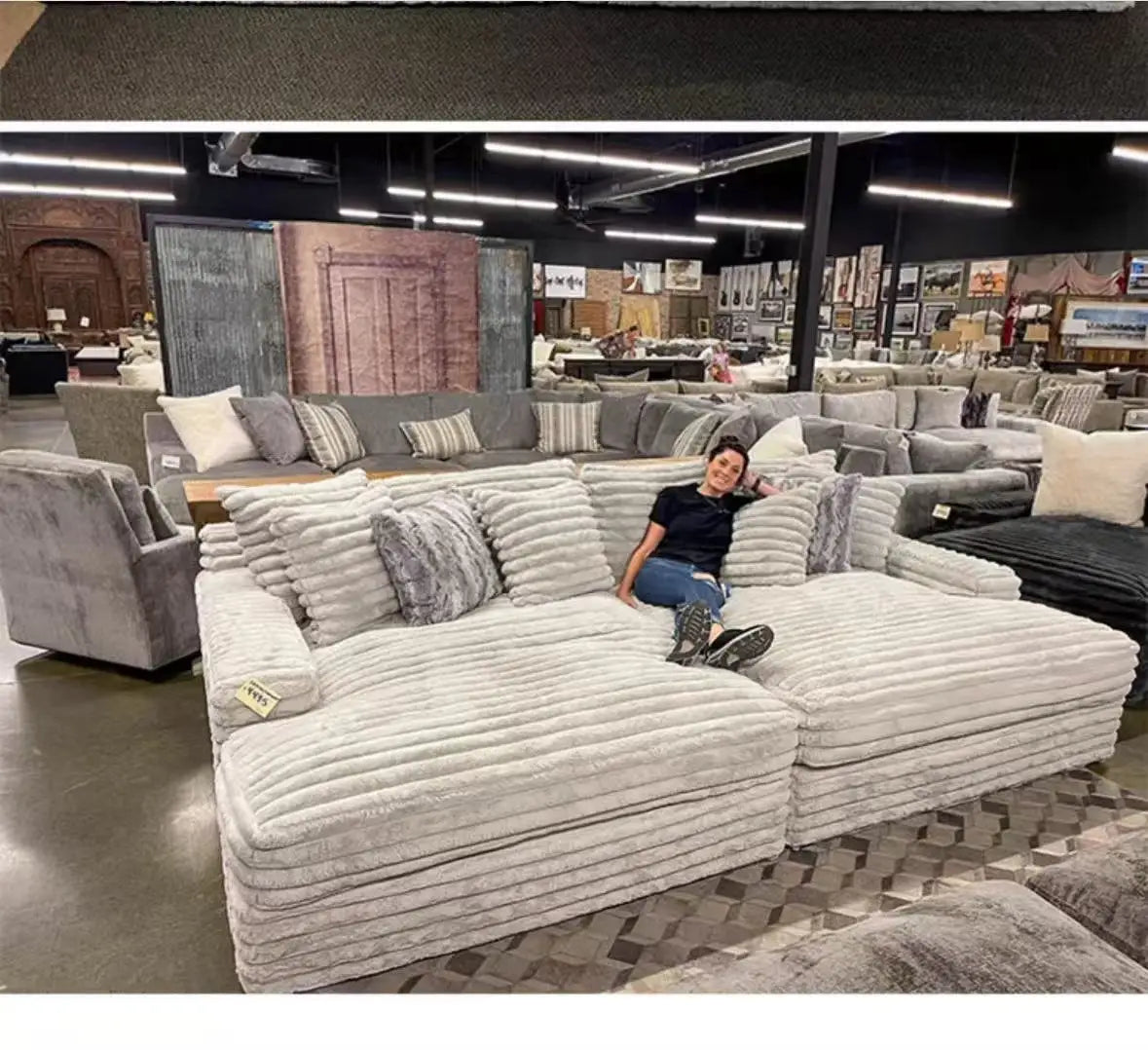 Italian Minimalist Velvet Sofa Bed French Fabric Lazy Living Room Sofas Puffs Bedroom 2025 Divano Soggiorno Home Furniture