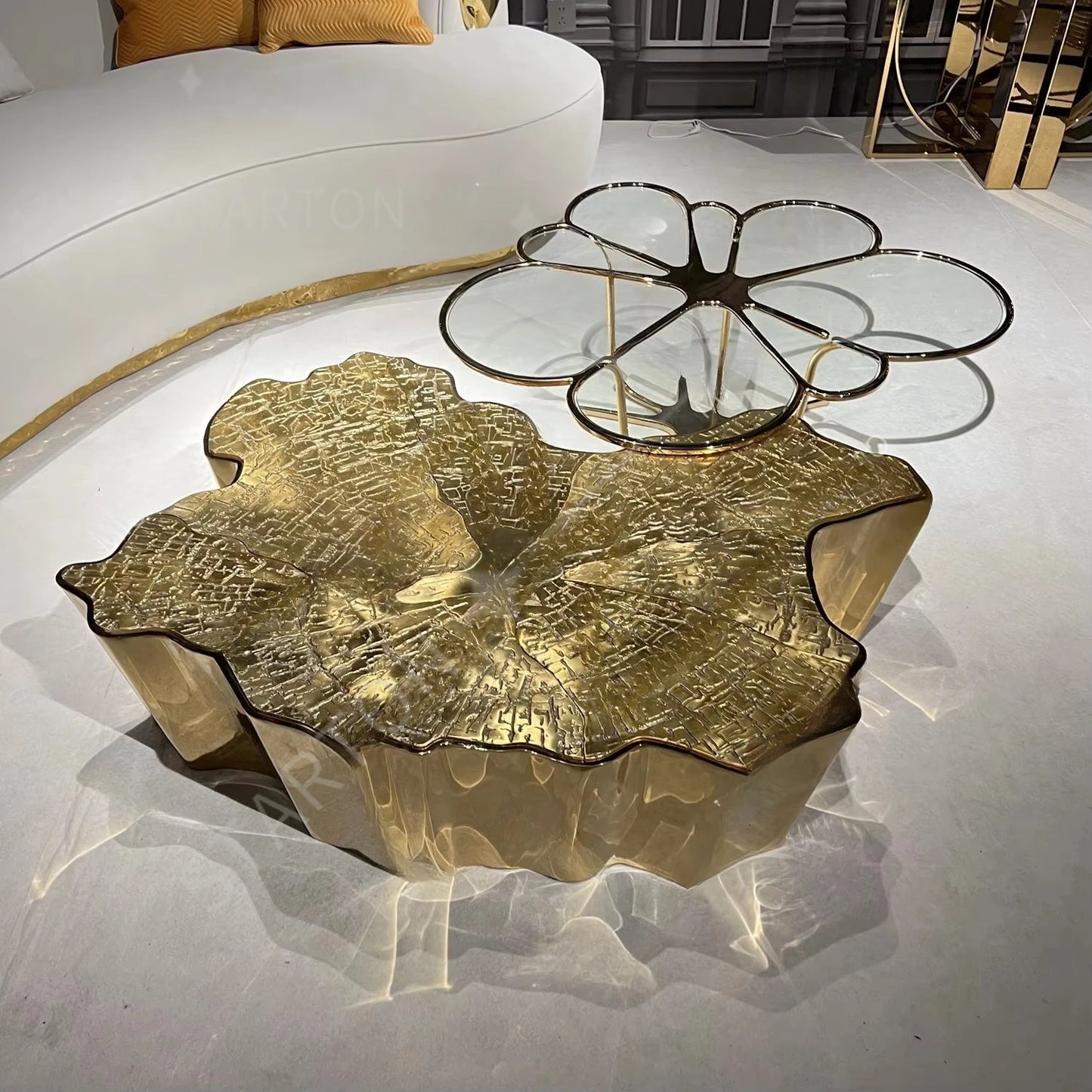 Luxury Modern Designs Living Room Furniture White Beige Hammered Brass Latest Sofa Set