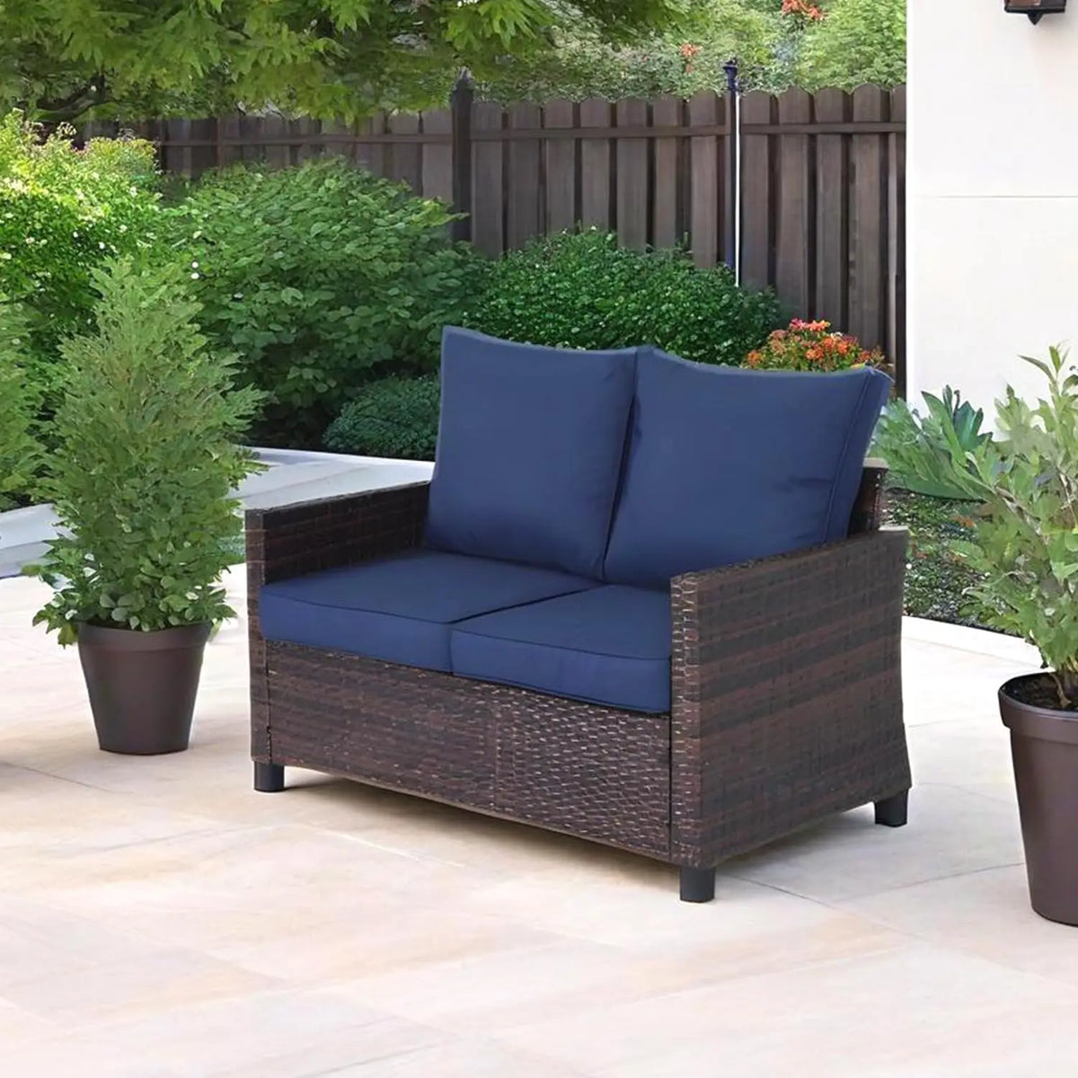 Outdoor sofa with detachable thickened cushions and backrests. It is a waterproof rattan sofa, suitable for gardens, backyards,