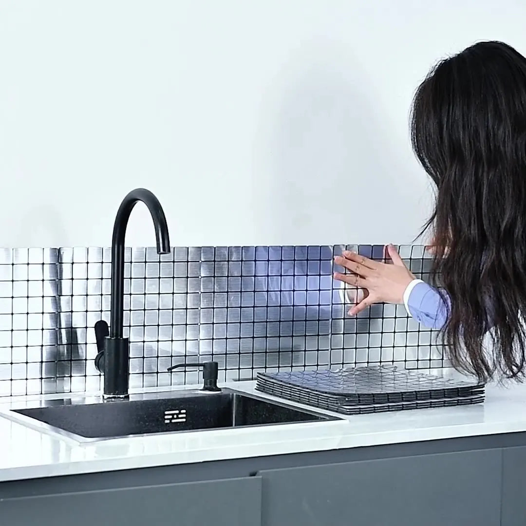 Self-adhesive Metal Mosaic Tiles Aluminum Composite Backsplash Gold Windmill Mosaic Glass Self-adhesive Kitchen Wall Decoration.