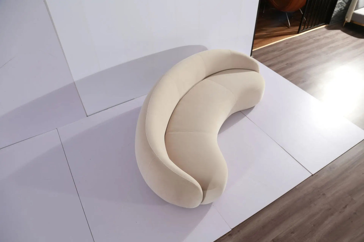 ss03 Fabric Minimalist Designer Living Room Arc Cashew Sofa Beauty Salon Lambswool Sofa